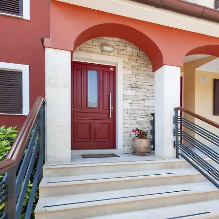 Hundefreundliches Studio-apartment Mit Pool, Babybett, Grill, Parkplatz Apartment Rovinj