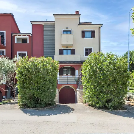 Hundefreundliches Studio-apartment Mit Pool, Babybett, Grill, Parkplatz Apartment *