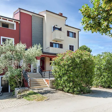 Hundefreundliches Studio-apartment Mit Pool, Babybett, Grill, Parkplatz Apartment *