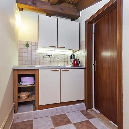 Hundefreundliches Studio-apartment Mit Pool, Babybett, Grill, Parkplatz *