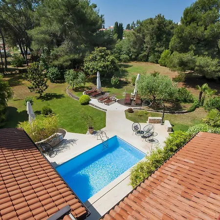 Apartman Hundefreundliches Studio-apartment Mit Pool, Babybett, Grill, Parkplatz